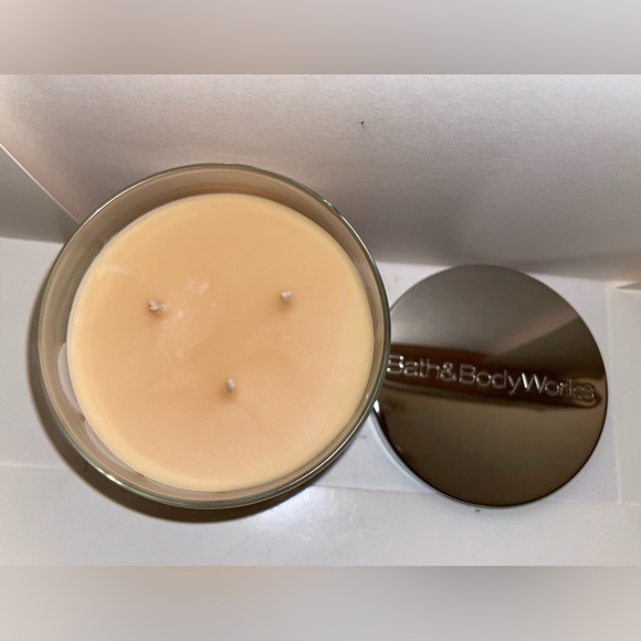 Bath & Body Works Paris Cafe Scented Candle 3 Wick Discontinued New - Picture 2 of 5